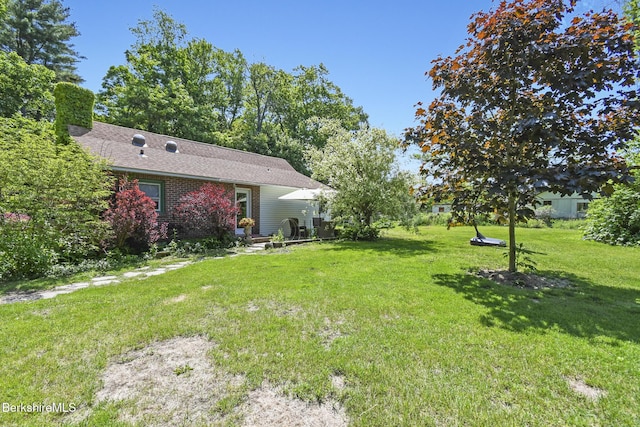 20 E Dugway Rd, Lenox, MA 01240 - view of green lawn