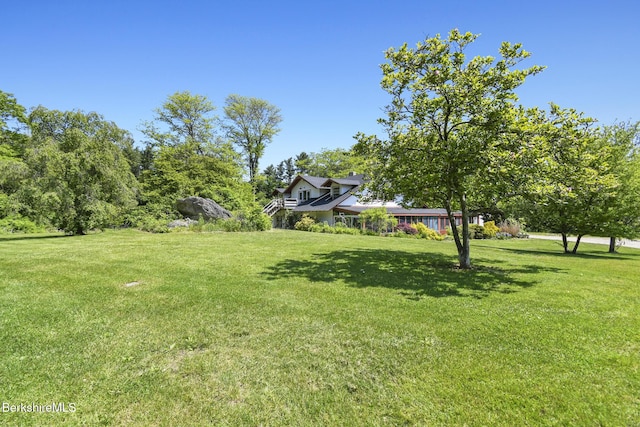 20 E Dugway Rd, Lenox, MA 01240 - view of green lawn
