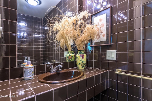 33 Interlaken Rd, Stockbridge, MA 01262 - bathroom with a sink