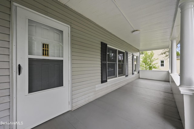 32 Hampshire St, Pittsfield, MA 01201 - view of porch