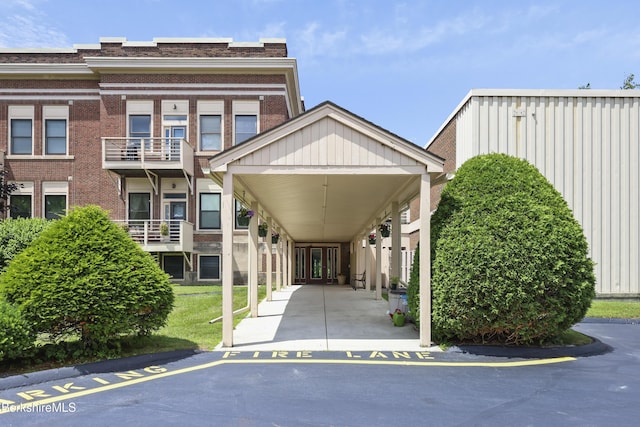 200 W Housatonic St Unit 16, Pittsfield, MA 01201 - photo 2