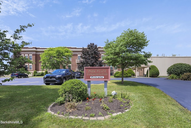 200 W Housatonic St Unit 16, Pittsfield, MA 01201 - photo 1