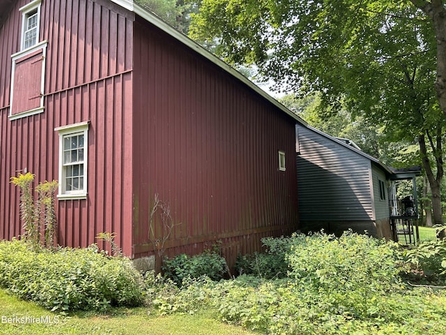 view of side of home