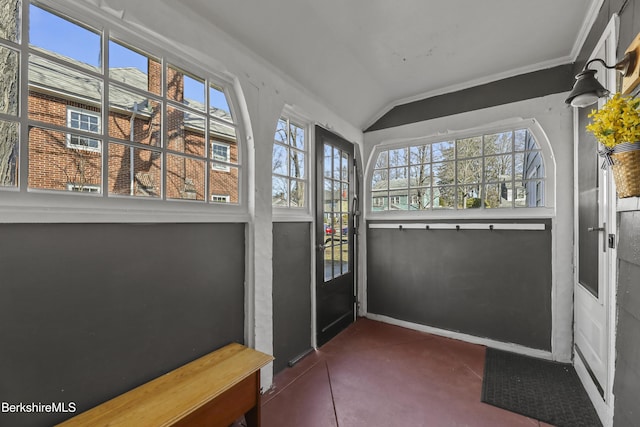 sunroom with vaulted ceiling