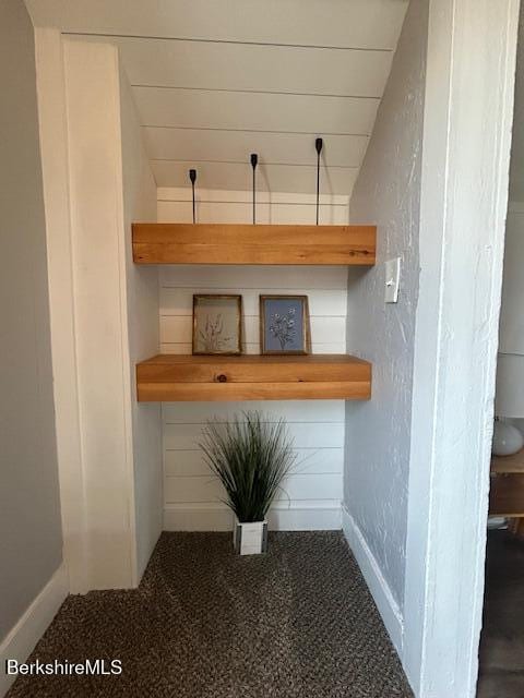 31 Richmond Ln, Adams, MA 01220 - detailed view of carpet floors and baseboards