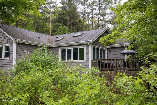 10 Elm Rd, Richmond, MA 01254 - back of property with roof with shingles