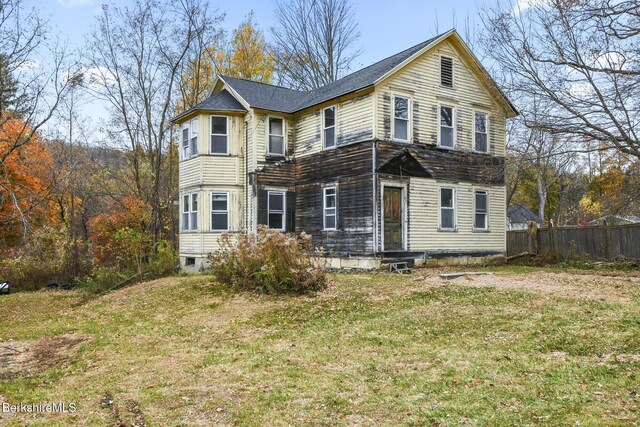 1 Pittsfield Rd, Lenox, MA 01240 - view of front facade with a front lawn