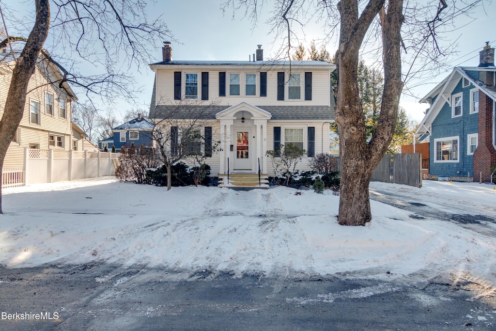 view of front of home