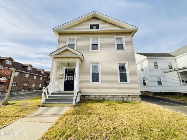 view of front of house with a front yard
