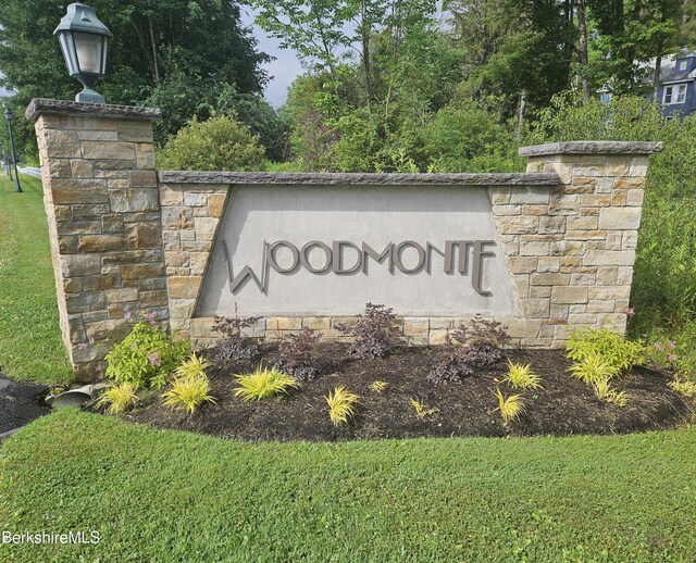 8 Northbrook Ln, Pittsfield, MA 01201 - photo 2