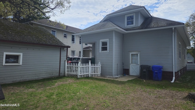 79 Marsden St, Springfield, MA 01109 - view of back of house