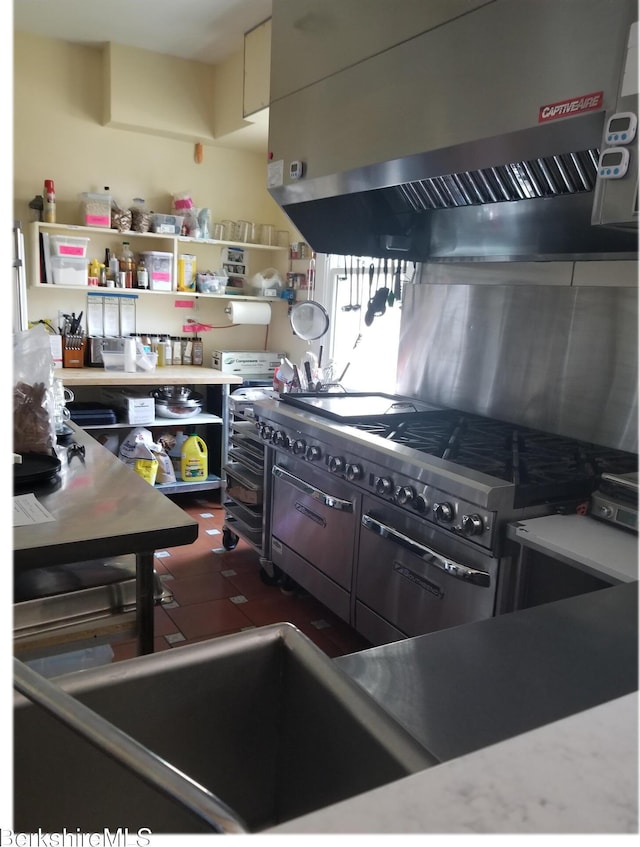 615 Laurel St, Lee, MA 01238 - photo 9