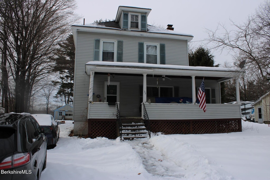 view of front facade featuring a porch