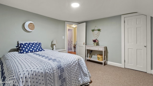 bedroom with carpet flooring