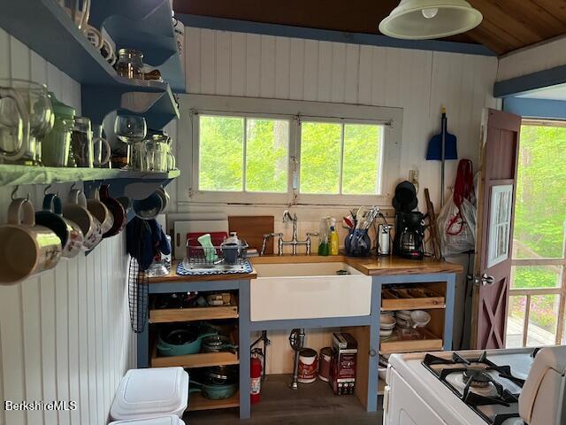 26 Pine St, New Marlborough, MA 01230 - photo 12