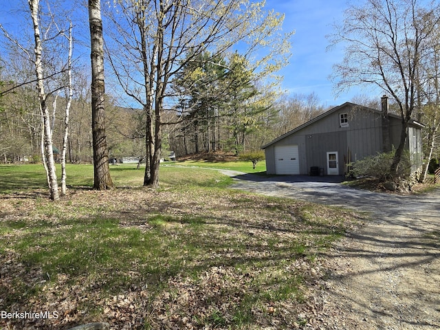 924 Henderson Rd, Williamstown, MA 01267 - view of grassy yard featuring driveway
