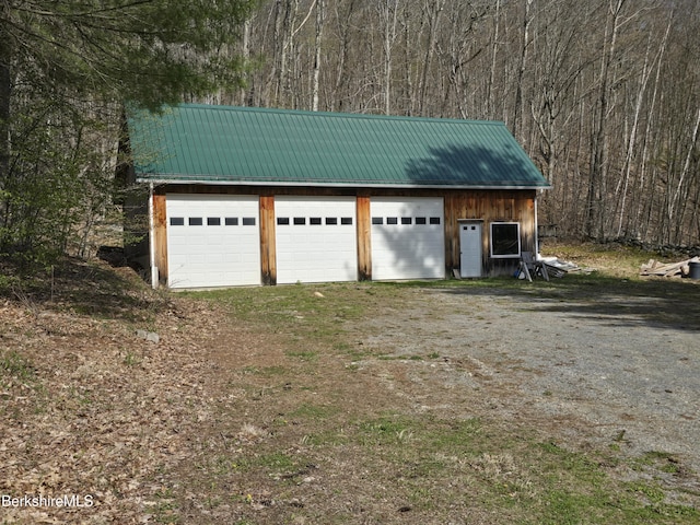 924 Henderson Rd, Williamstown, MA 01267 - detached garage with dirt driveway
