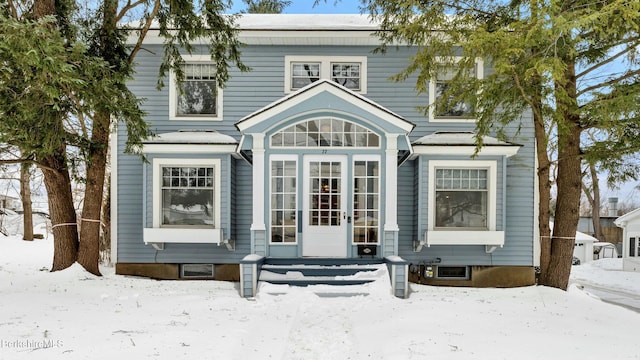 view of front of property with entry steps