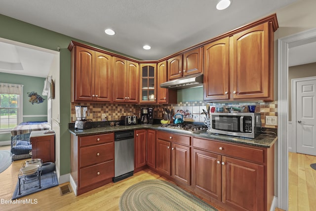 200 Easthampton Rd, Westhampton, MA 01027 - kitchen with stainless steel appliances, light wood-style flooring, tasteful backsplash, and recessed lighting