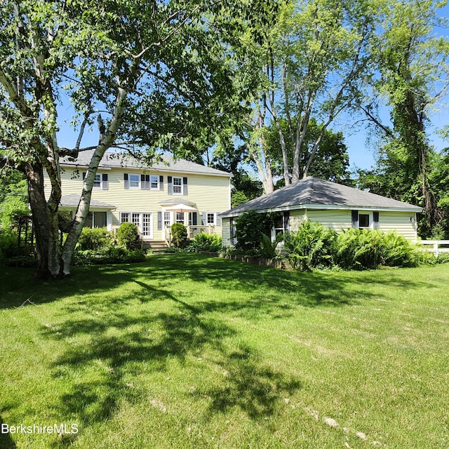 377 Pomeroy Ave, Pittsfield, MA 01201 - view of green lawn