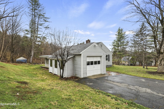 24 Henderson Rd, Williamstown, MA 01267 - garage featuring driveway