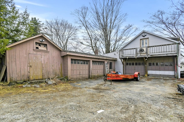 view of detached garage