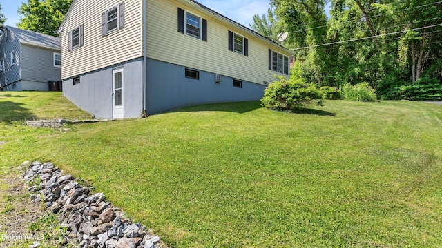 85 Wilson St, Pittsfield, MA 01201 - view of grassy yard