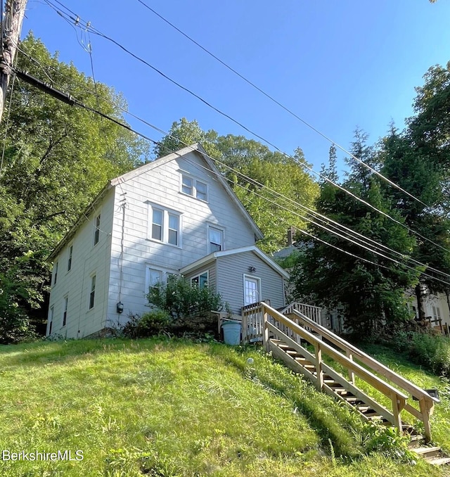 26 Charles St, North Adams, MA 01247 - photo 1