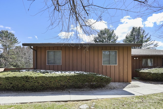 44 Churchill Crst Unit 44, Pittsfield, MA 01201 - photo 2