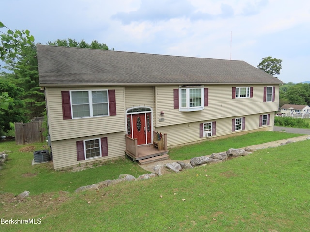 94 Gale Ave, Pittsfield, MA 01201 - bi-level home featuring a front lawn