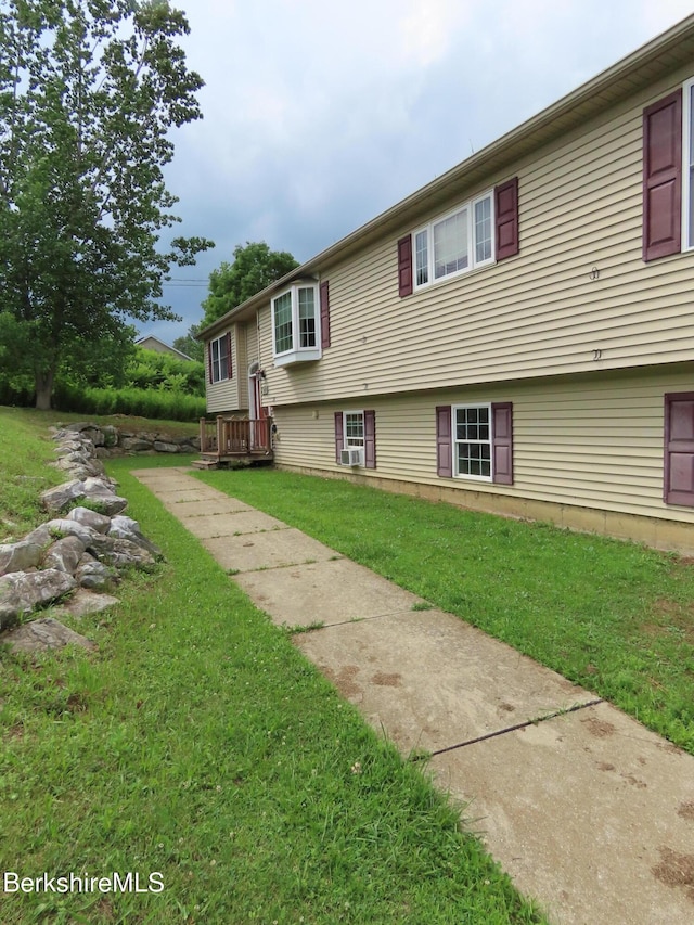 94 Gale Ave, Pittsfield, MA 01201 - rear view of property with a yard