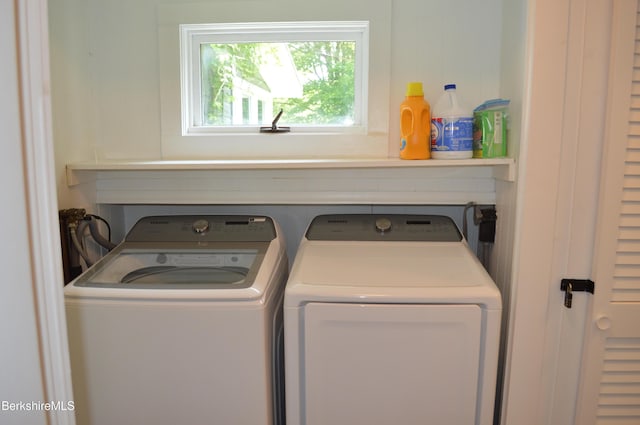 162 Ymca Rd, Becket, MA 01223 - laundry room with independent washer and dryer