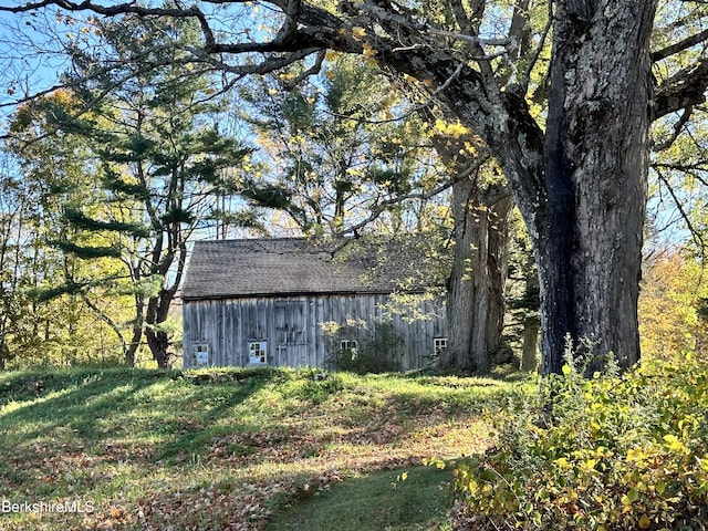 view of outdoor structure