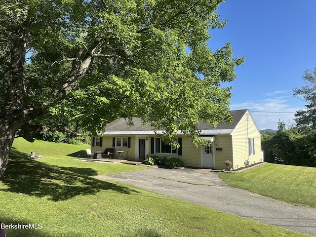 4 Beaumont Dr, Pittsfield, MA 01201 - photo 2