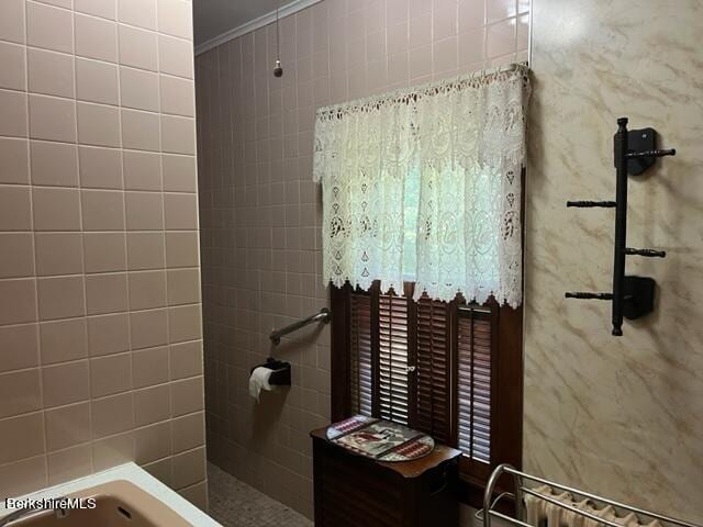 bathroom with ornamental molding