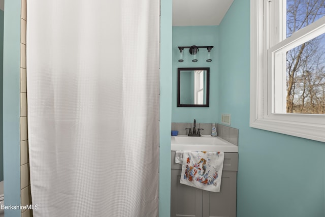 bathroom featuring sink