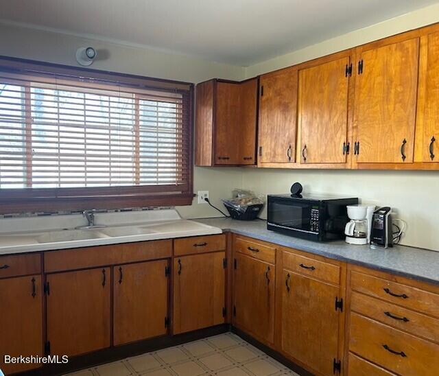 kitchen featuring sink