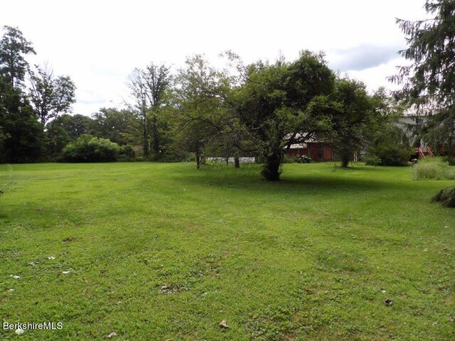 32 Williamsburg Rd, Worthington, MA 01098