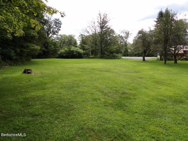 32 Williamsburg Rd, Worthington, MA 01098