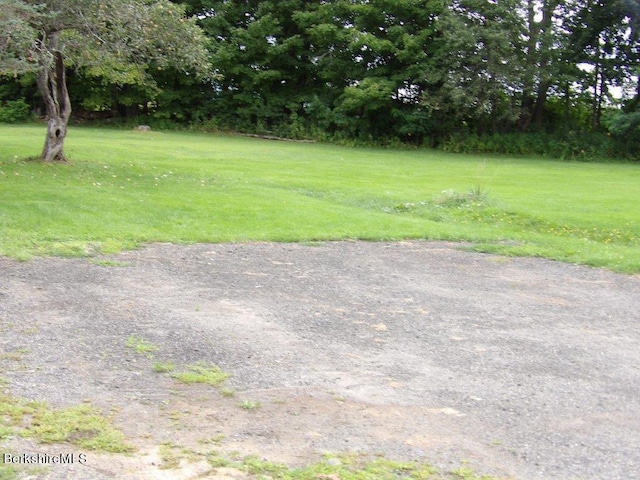 32 Williamsburg Rd, Worthington, MA 01098