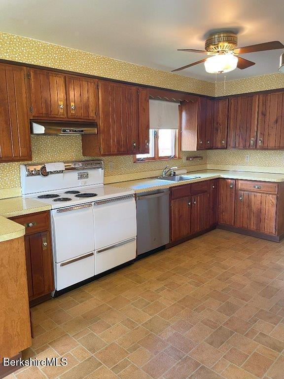 11 Oriole St, Pittsfield, MA 01201 - photo 7
