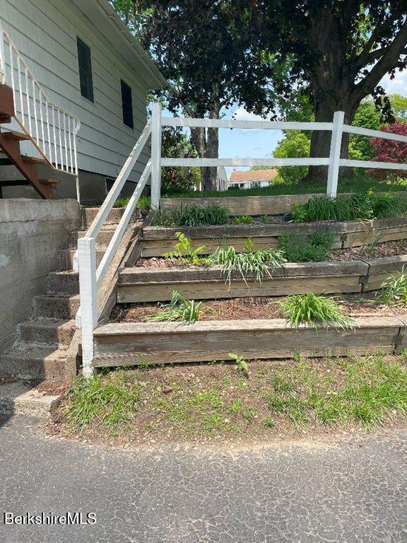 11 Oriole St, Pittsfield, MA 01201 - photo 35