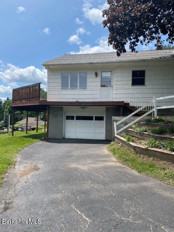 11 Oriole St, Pittsfield, MA 01201 - photo 3