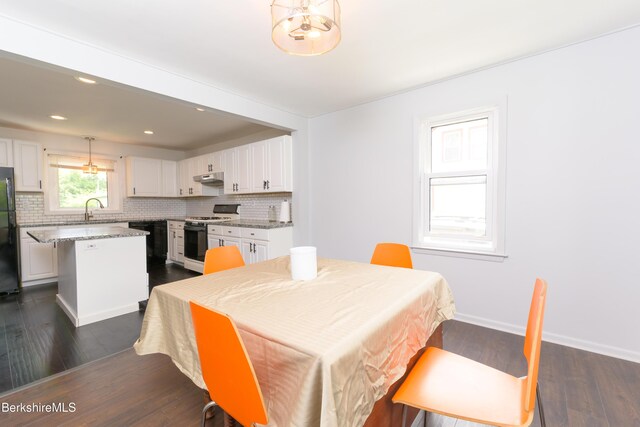 800 Simonds Rd, Williamstown, MA 01267 - dining area featuring dark wood-style floors, recessed lighting, and baseboards