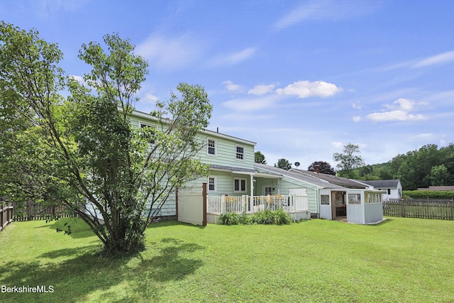 17 Jeffrey Dr, Pittsfield, MA 01201 - back of property with a fenced backyard