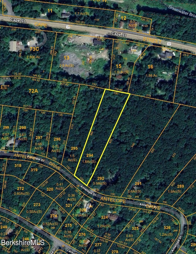 294 Antelope Dr, Lee, MA 01238