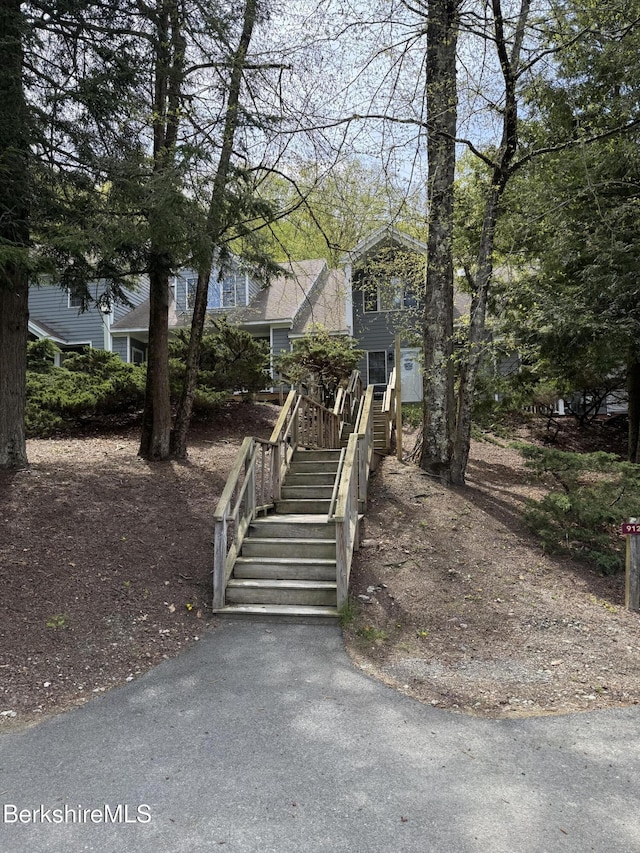 9122 Mountainside Dr, Hancock, MA 01237 - view of home's community with stairway