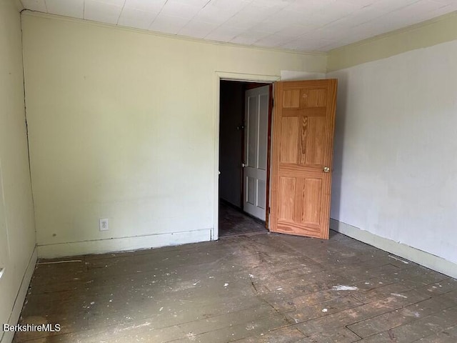 27-29 Daniels Ave, Pittsfield, MA 01201 - empty room with baseboards