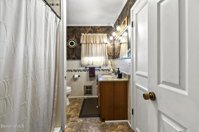 110 Maple Grove Dr, Pittsfield, MA 01201 - full bath featuring toilet, tile walls, vanity, and curtained shower