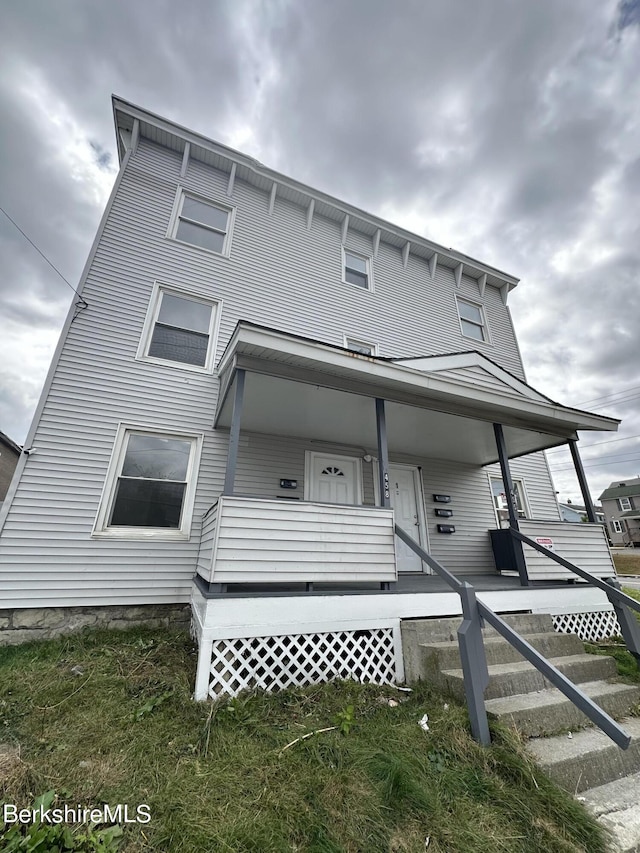 view of front of property with a porch